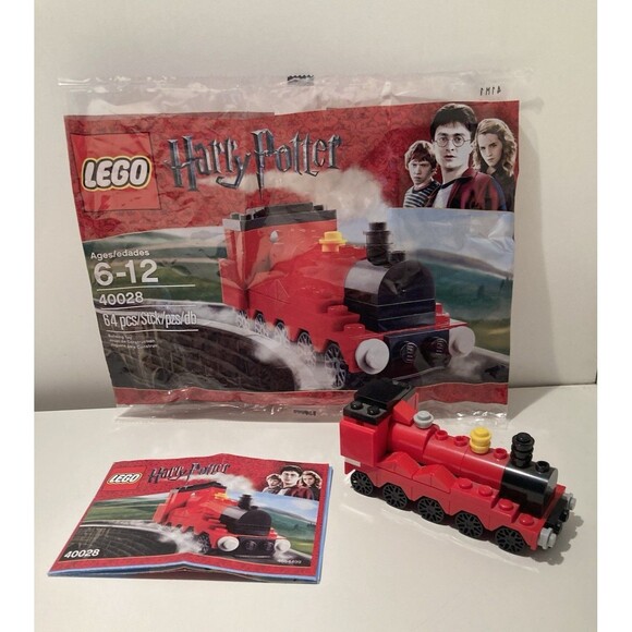 LEGO Harry Potter: Mini Hogwarts Express (40028) Complete With Booklet - Picture 11 of 11